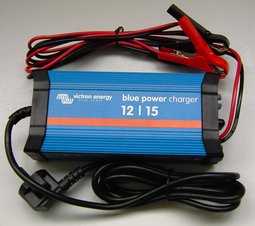 Ladegerät Blue Power 12V 15A für Reisemobile
