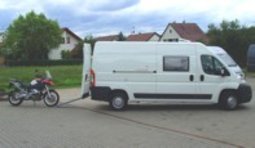 Motorradtransport im Reisemobil Vermietung, Campingurlaub, Motorradcamping