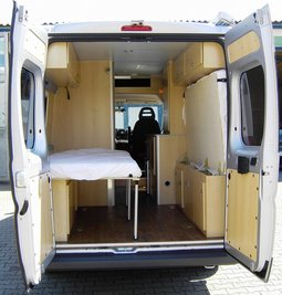 MotoCamper L mit Längsbett