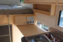 Innenausbau Wohnkabine Bremach mit zusätzlicher Küchenablage von ka-mobile